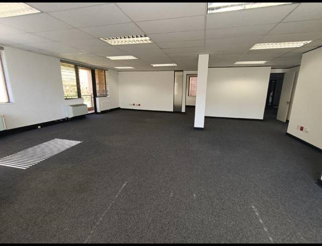 BUSINESS PROPERTY TO RENT IN BRYANSTON